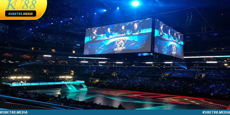 Khác với thể thao truyền thống, Esport diễn ra trên không gian ảo